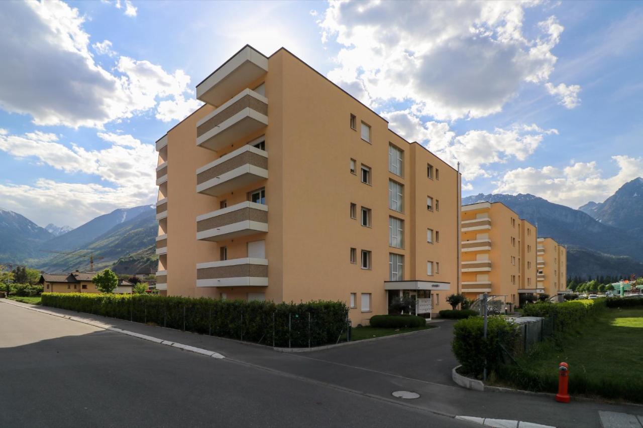 Modern Apartment Close To Martigny Train Station ภายนอก รูปภาพ